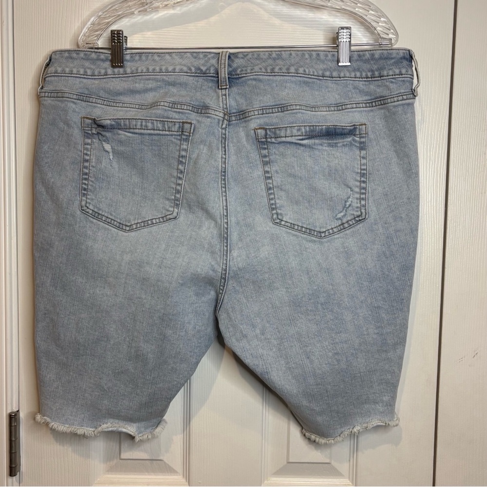 Women's Size 18 TORRID Perfect 10" Bermuda Jean Shorts Vintage Stretch Ripped - Picture 5 of 12